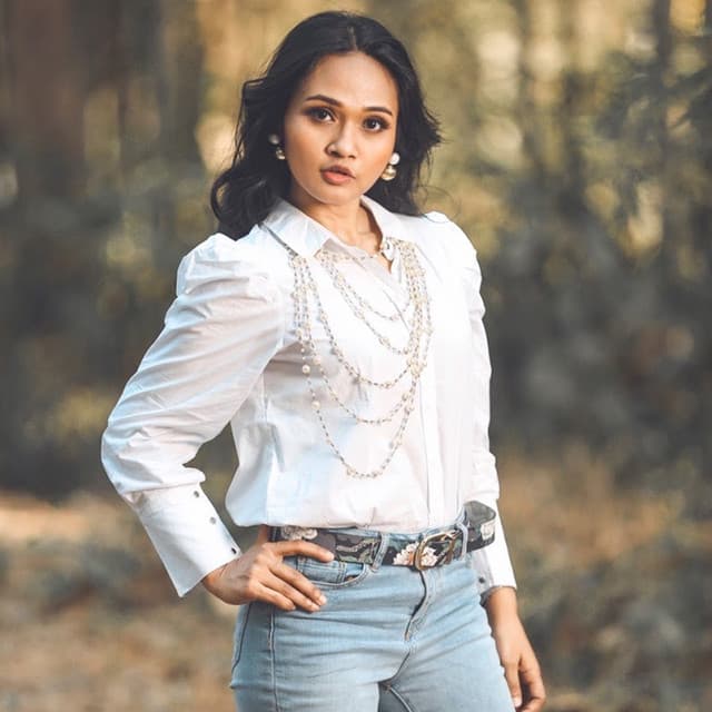 ဖြူဖြူကျော်သိန်း